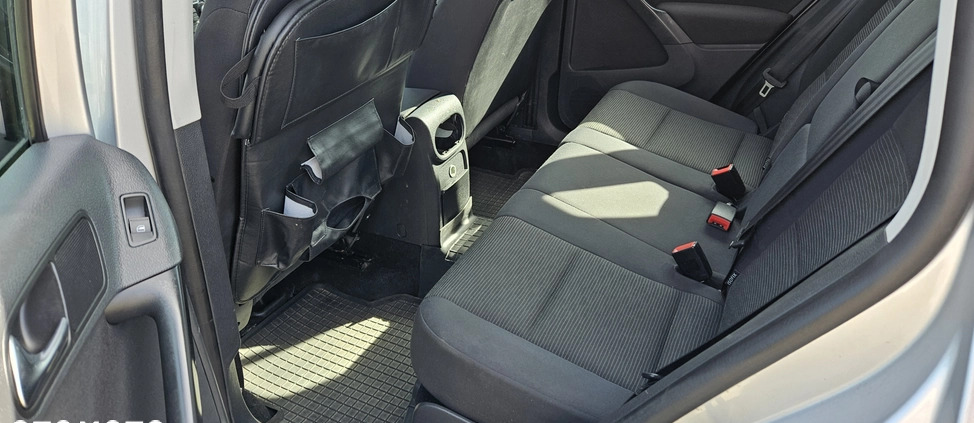 Volkswagen Tiguan cena 33500 przebieg: 240000, rok produkcji 2010 z Nidzica małe 79